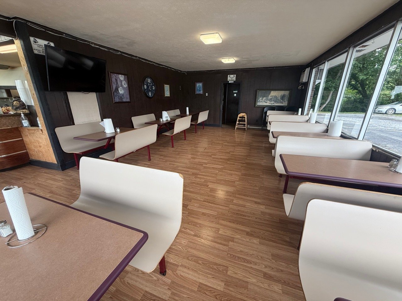 The dining room inside Lyon's Den Pizza